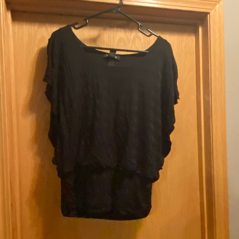 “vintage” early to mid 2000’s White House Black Market top!